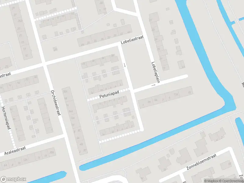 Ambulance met grote spoed naar de Petuniapad in Spijkenisse