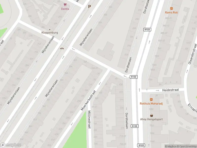 Ambulance met grote spoed naar de Moerkerkestraat in Rotterdam