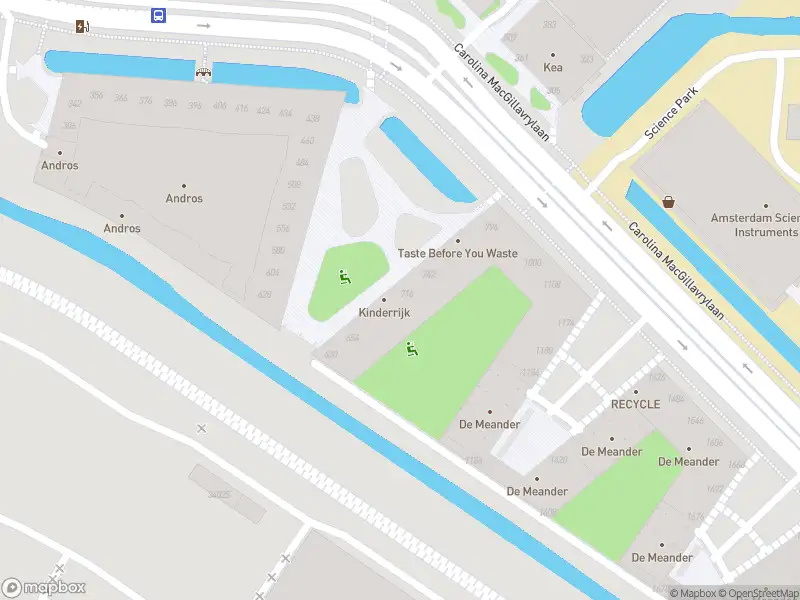 Ambulance naar de Carolina MacGillavrylaan in Amsterdam