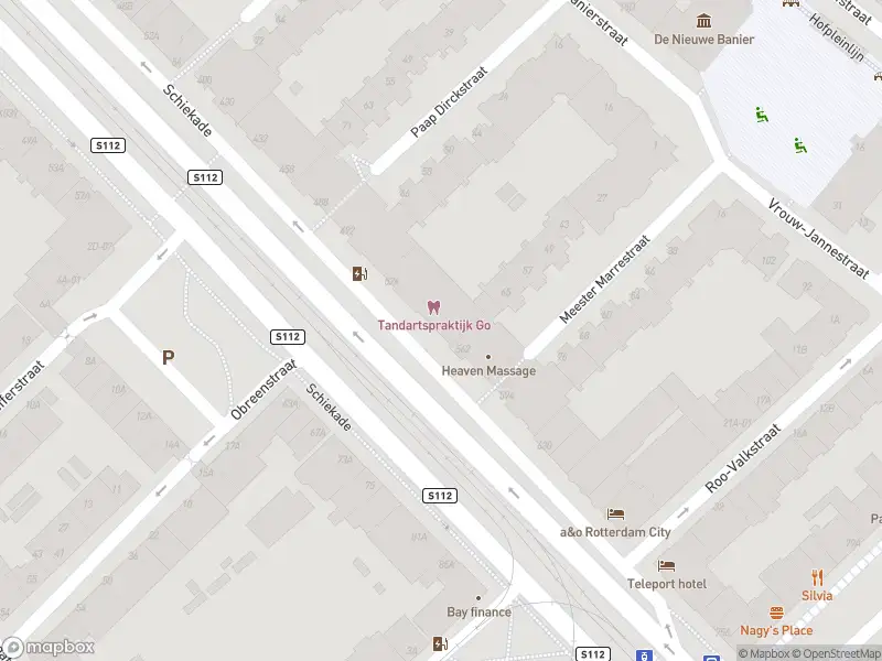 Ambulance met grote spoed naar de Schiekade in Rotterdam