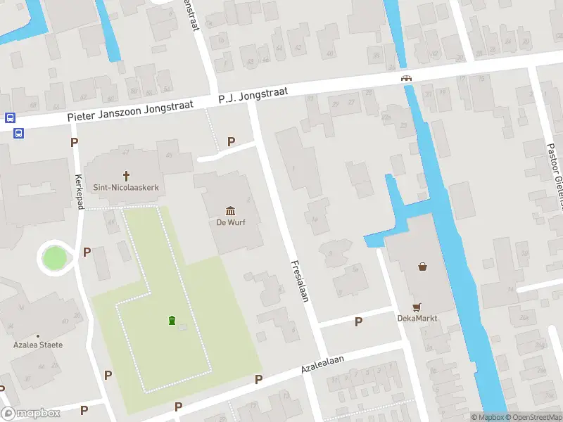 Ambulance met grote spoed naar de Fresialaan in Lutjebroek