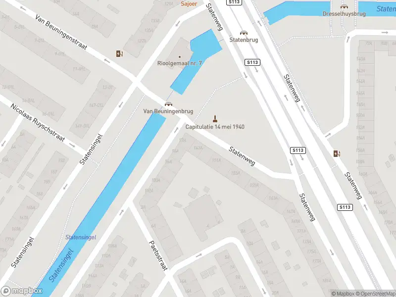 Ambulance met grote spoed naar de Statenweg in Rotterdam