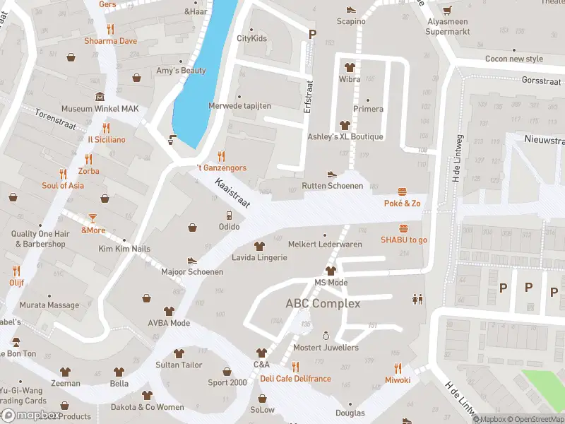 Ambulance met gepaste spoed naar de Nieuwstraat in Spijkenisse