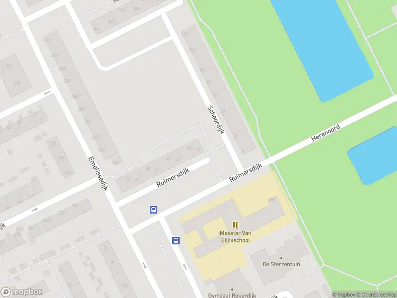 Ambulance met gepaste spoed naar de Ruimersdijk in Rotterdam