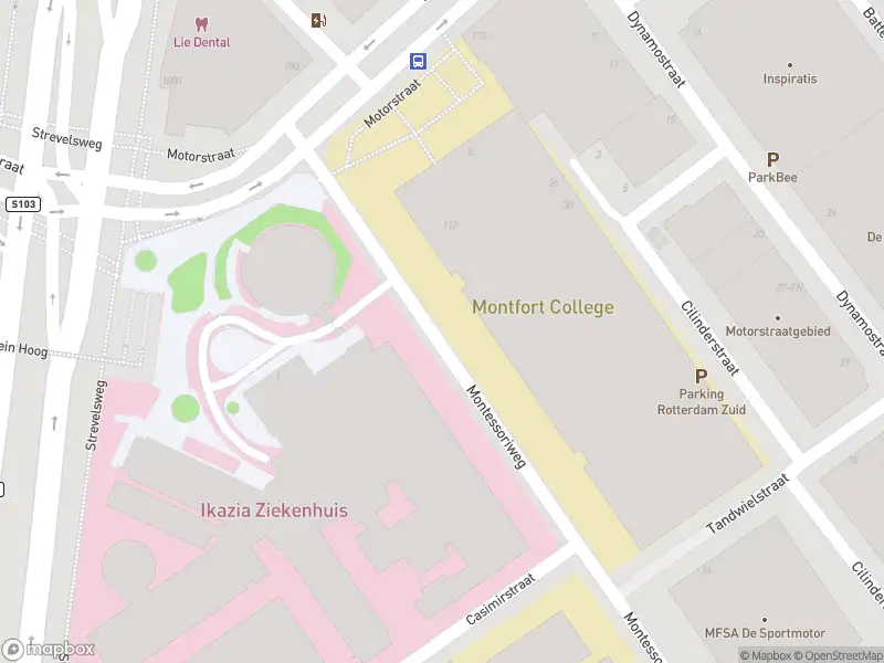 Ambulance met grote spoed naar de Montessoriweg in Rotterdam