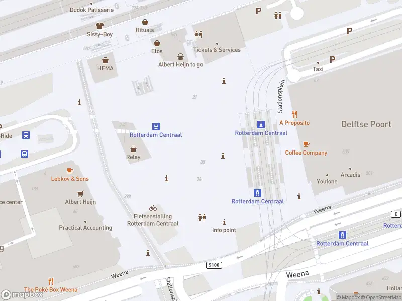 Ambulance met grote spoed naar de Stationsplein in Rotterdam