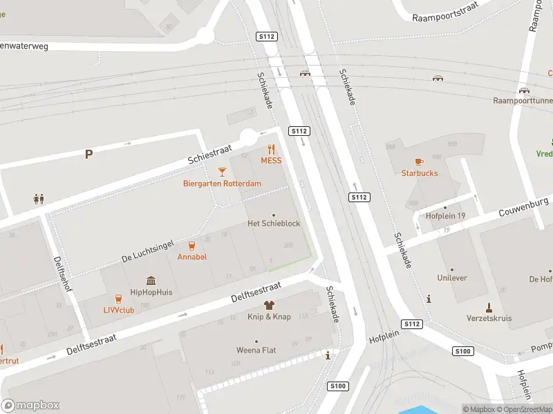 Ambulance met gepaste spoed naar de Schiekade in Rotterdam