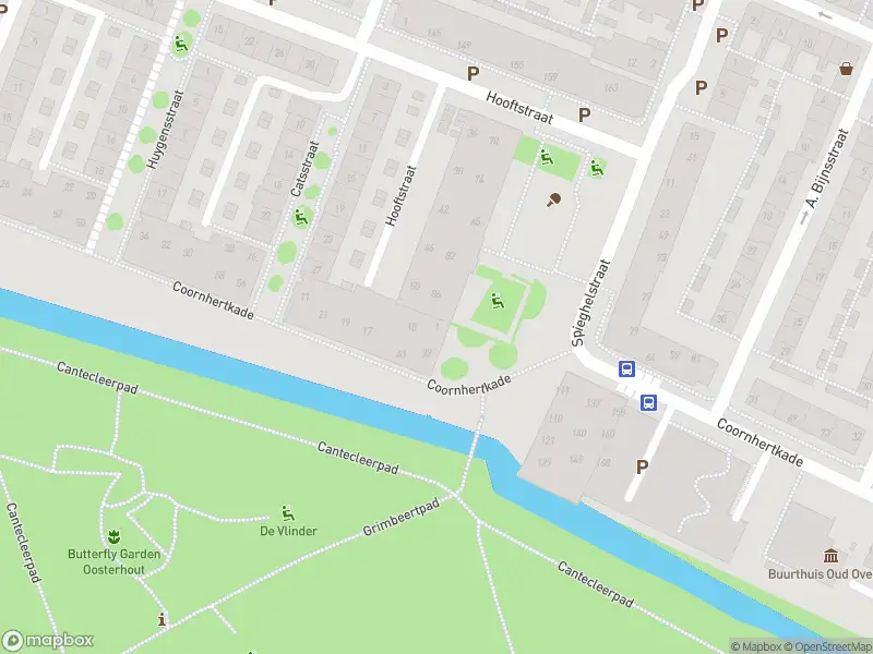 Ambulance met grote spoed naar de Spieghelplein in Alkmaar