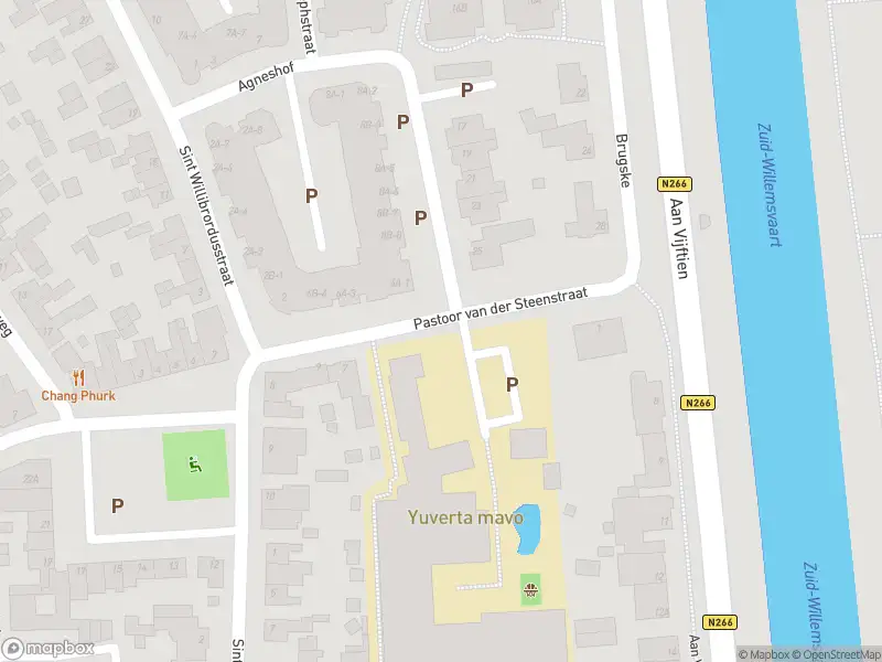 Ambulance met grote spoed naar de Pastoor van der Steenstraat in Nederweert