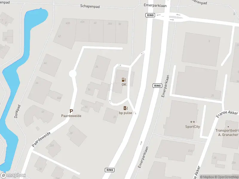 Politie met gepaste spoed naar de Emerparklaan in Breda vanwege letsel