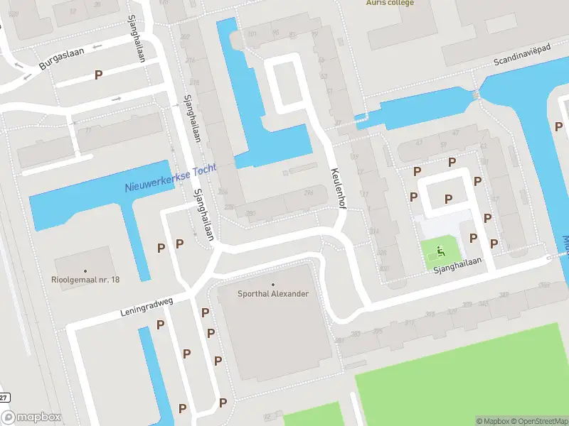 Ambulance met grote spoed naar de Sjanghailaan in Rotterdam