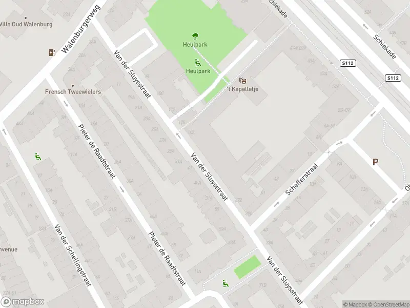 Ambulance met grote spoed naar de Van der Sluysstraat in Rotterdam