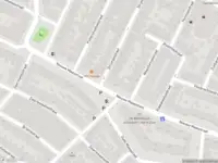 Ambulance met grote spoed naar de Nieuwe Maasstraat in Schiedam