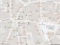 Brandweer met gepaste spoed naar de Raadhuisstraat in Enschede vanwege afhijsen patient