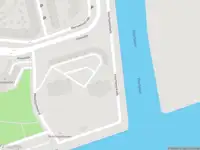 Ambulance met gepaste spoed naar de Maasboulevard in Schiedam