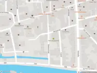 Ambulance met grote spoed naar de Doelenstraat in Enkhuizen