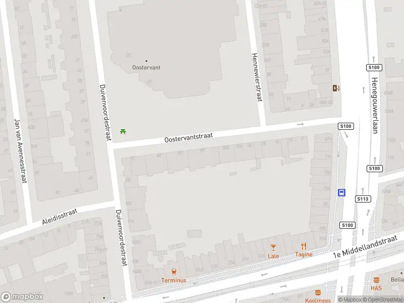 Ambulance met gepaste spoed naar de Oostervantstraat in Rotterdam