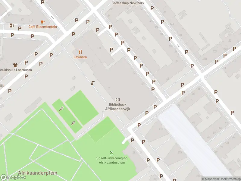 Ambulance met grote spoed naar de Christiaan de Wetstraat in Rotterdam