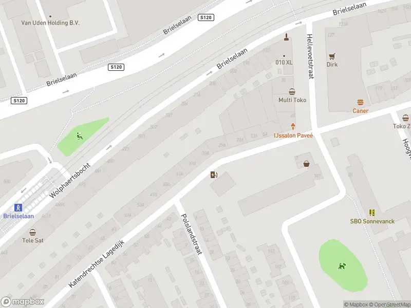 Ambulance met gepaste spoed naar de Katendrechtse Lagedijk in Rotterdam