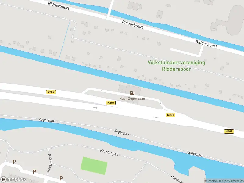 Ambulance met grote spoed naar de Zegerbaan in Alphen aan den Rijn