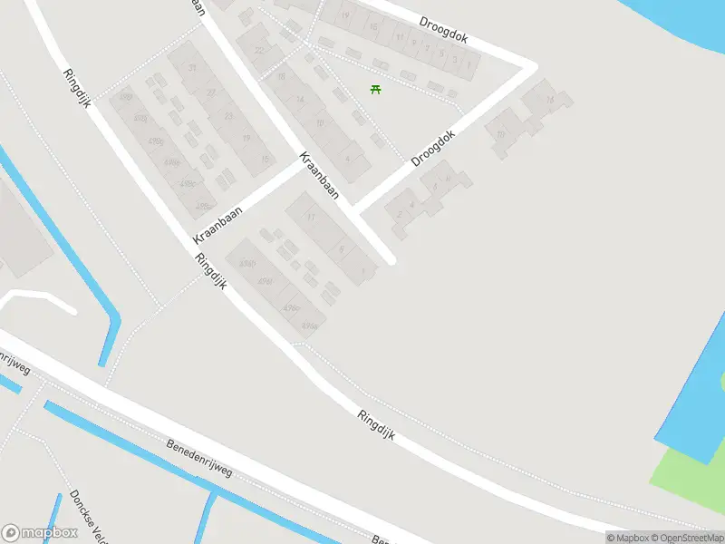 Ambulance met grote spoed naar de Kraanbaan in Ridderkerk