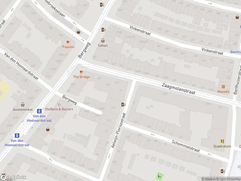 Ambulance met grote spoed naar de Aelwijn-Floriszstraat in Rotterdam