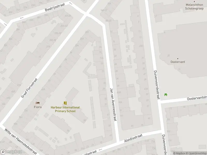 Ambulance met grote spoed naar de Jan van Avennesstraat in Rotterdam