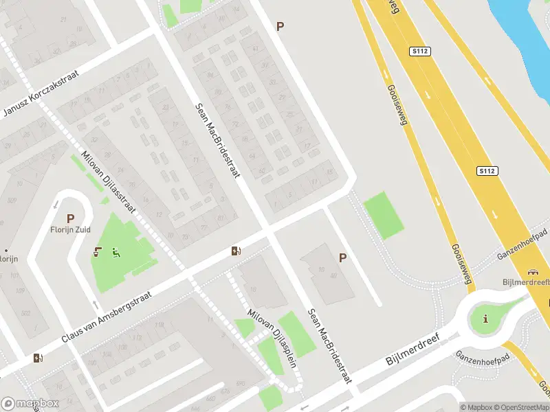 Ambulance met gepaste spoed naar de Raphael Lemkinstraat in Amsterdam