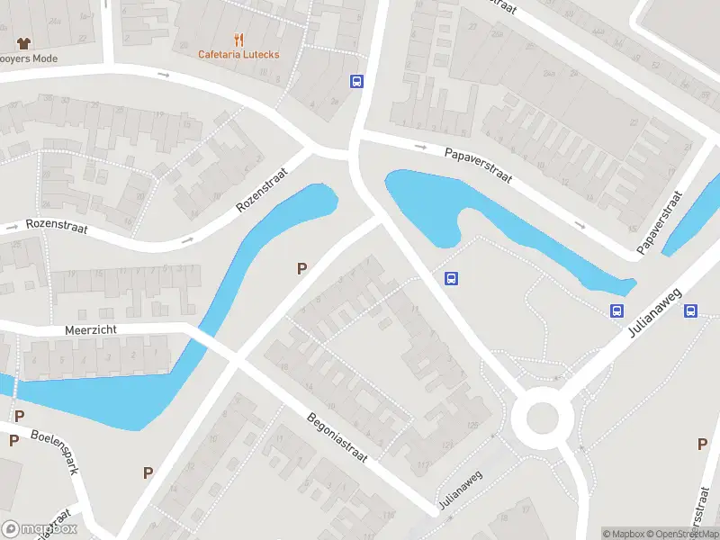 Ambulance met gepaste spoed naar de Daliastraat in Volendam