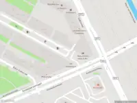 Ambulance met gepaste spoed naar de Amstelvlietstraat in Amsterdam