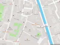 Ambulance met gepaste spoed naar de Korte Begijnestraat in Haarlem