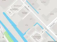 Ambulance met grote spoed naar de Lange Kleiweg in Rijswijk