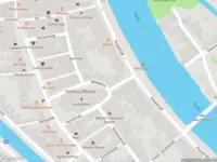 Brandweer met gepaste spoed naar de Waagplein in Weesp