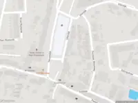 Ambulance met grote spoed naar de Uiterdijk in Pernis Rotterdam