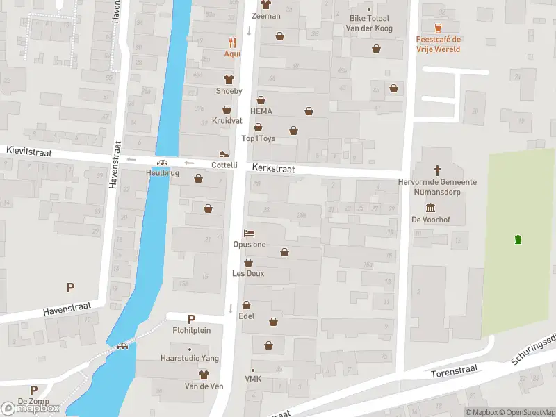 Ambulance met gepaste spoed naar de Voorstraat in Numansdorp