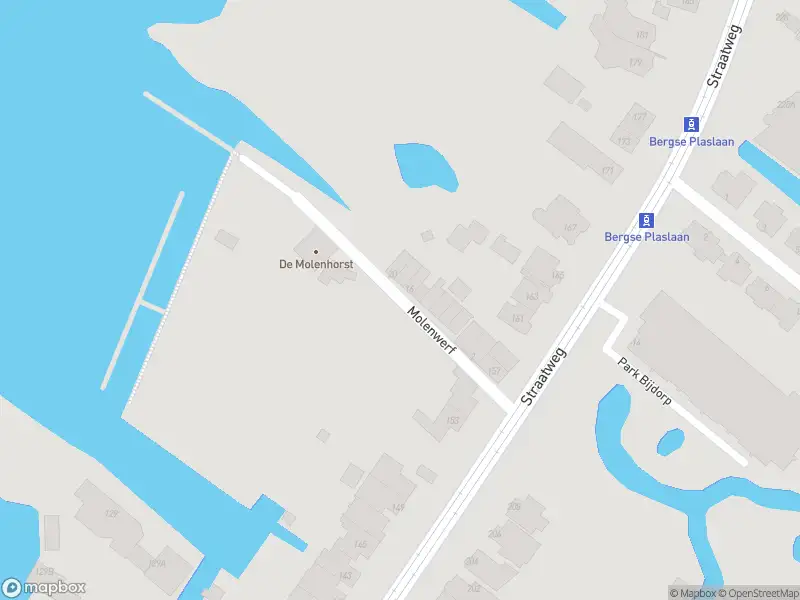 Brandweer met grote spoed naar de Molenwerf in Rotterdam vanwege personen te water