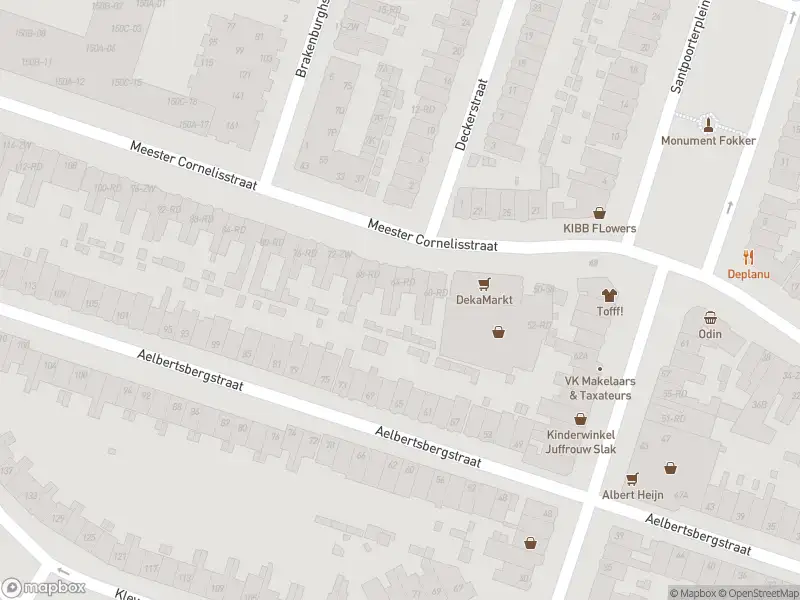 Ambulance met grote spoed naar de Meester Cornelisstraat in Haarlem