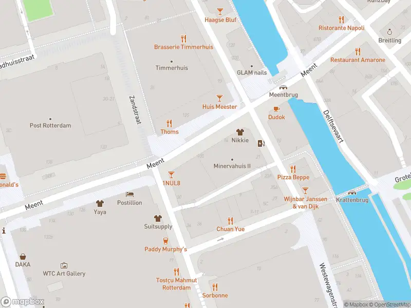 Ambulance met grote spoed naar de Meent in Rotterdam