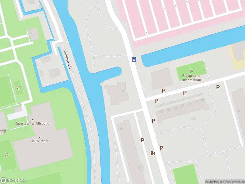 Ambulance met gepaste spoed naar de Jan Thoméelaan in Delft