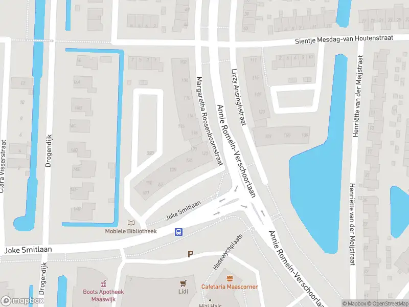 Ambulance met gepaste spoed naar de Margaretha Roosenboomstraat in Spijkenisse