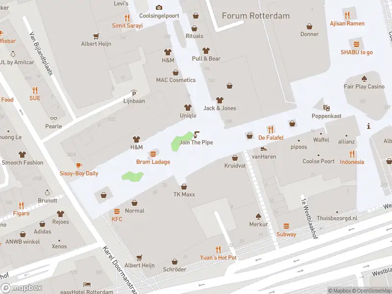 Ambulance met grote spoed naar de Binnenwegplein in Rotterdam