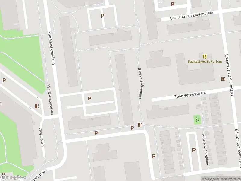 Ambulance met grote spoed naar de Bart Verhallenplein in Schiedam