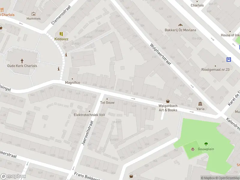 Ambulance met grote spoed naar de Gouwstraat in Rotterdam