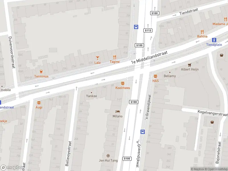 Ambulance met gepaste spoed naar de 's-Gravendijkwal in Rotterdam