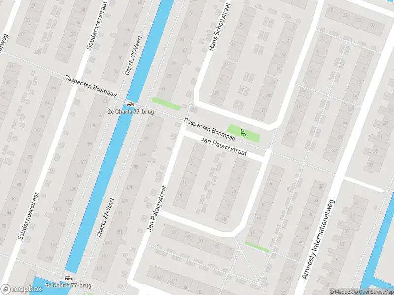 Ambulance naar de Jan Palachstraat in Haarlem vanwege ongeval met letsel