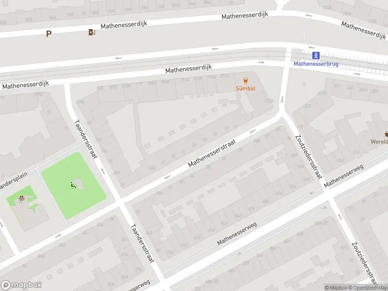 Ambulance met gepaste spoed naar de Mathenesserstraat in Rotterdam