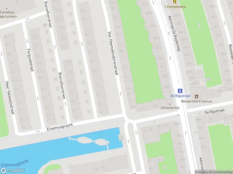 Ambulance met grote spoed naar de Vier Heemskinderenstraat in Amsterdam