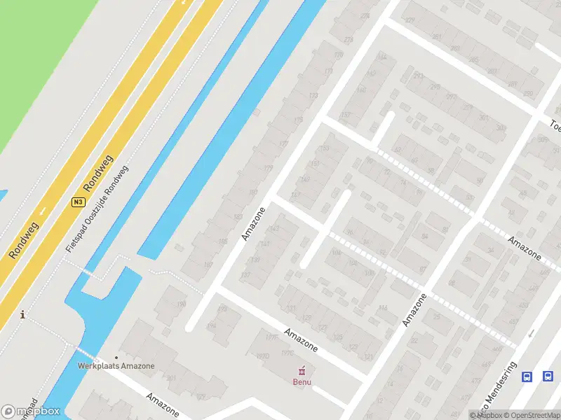 Ambulance met grote spoed naar de Amazone in Dordrecht