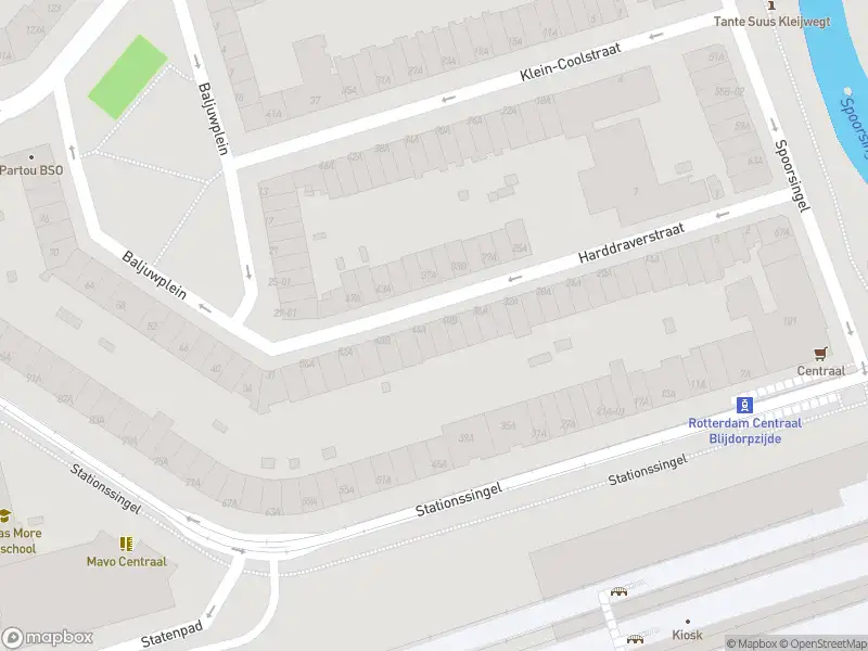 Ambulance met gepaste spoed naar de Harddraverstraat in Rotterdam