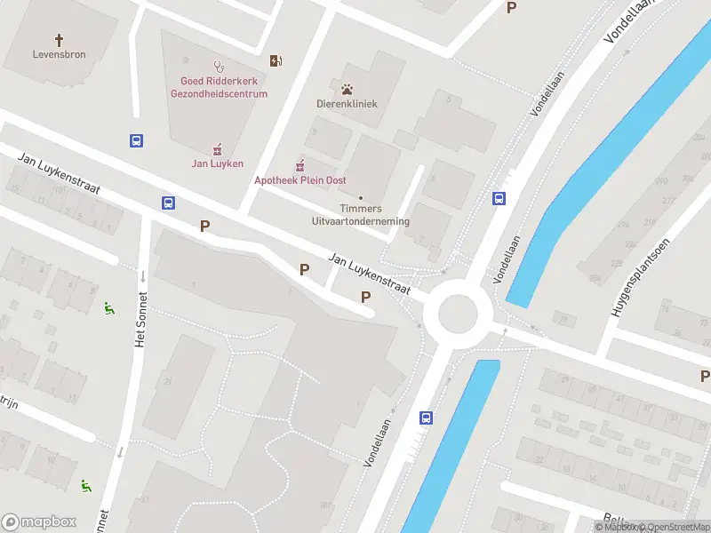 Ambulance met grote spoed naar de Jan Luykenstraat in Ridderkerk